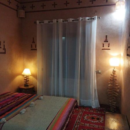 Maison D'Hotes Izza Kelaat-M'Gouna Exterior foto